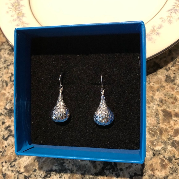 Final Sale Price NWT Sterling Silver Diamond Cut Teardrop Earrings - Picture 3 of 5